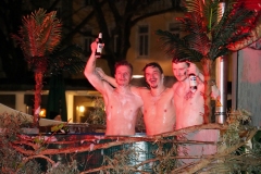 DSC03766_em_ein_Bad_beim_Nachtumzug